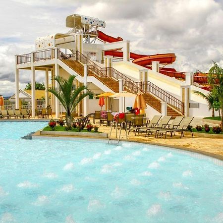 Thermas Lacqua Diroma Com Piscina De Ondas Gratis 24Horas Caldas Novas Ngoại thất bức ảnh