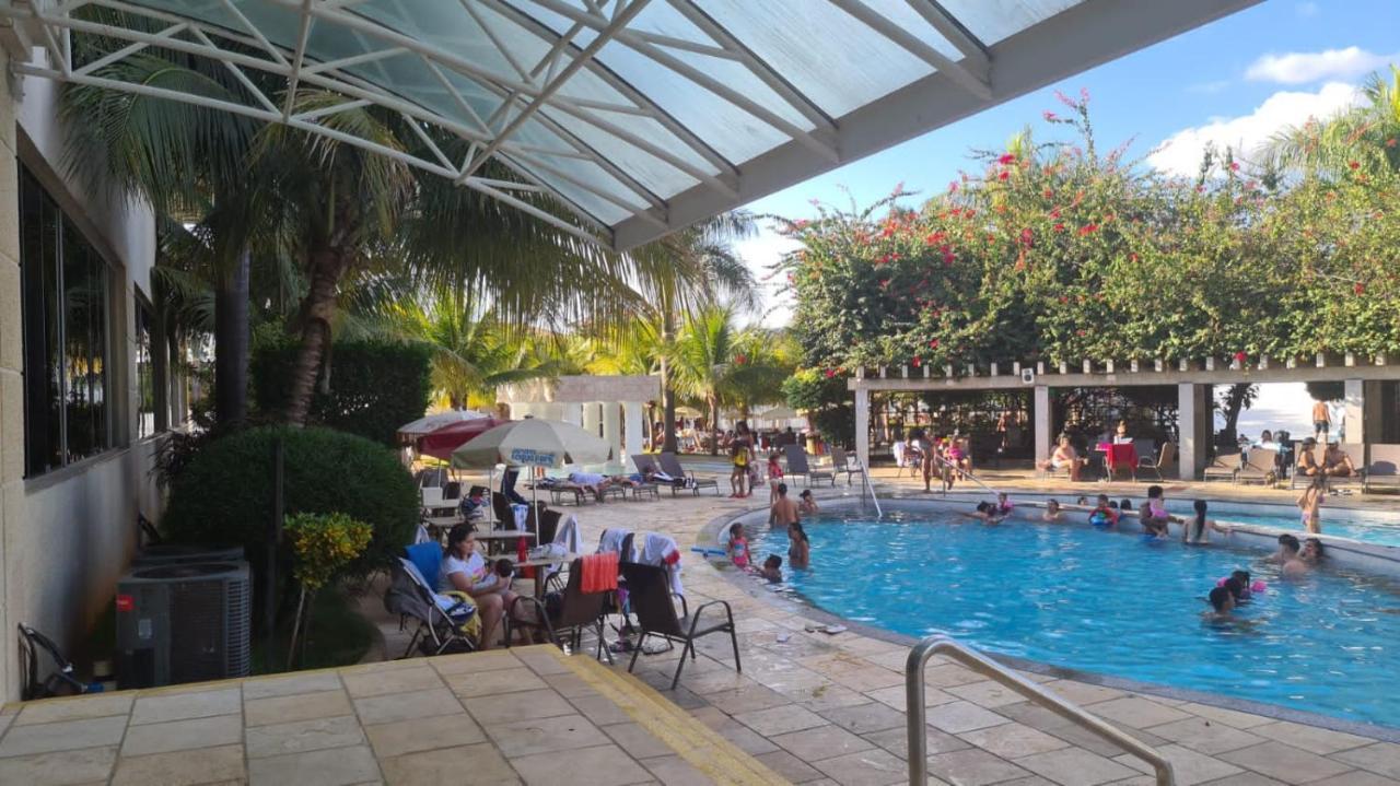 Thermas Lacqua Diroma Com Piscina De Ondas Gratis 24Horas Caldas Novas Ngoại thất bức ảnh