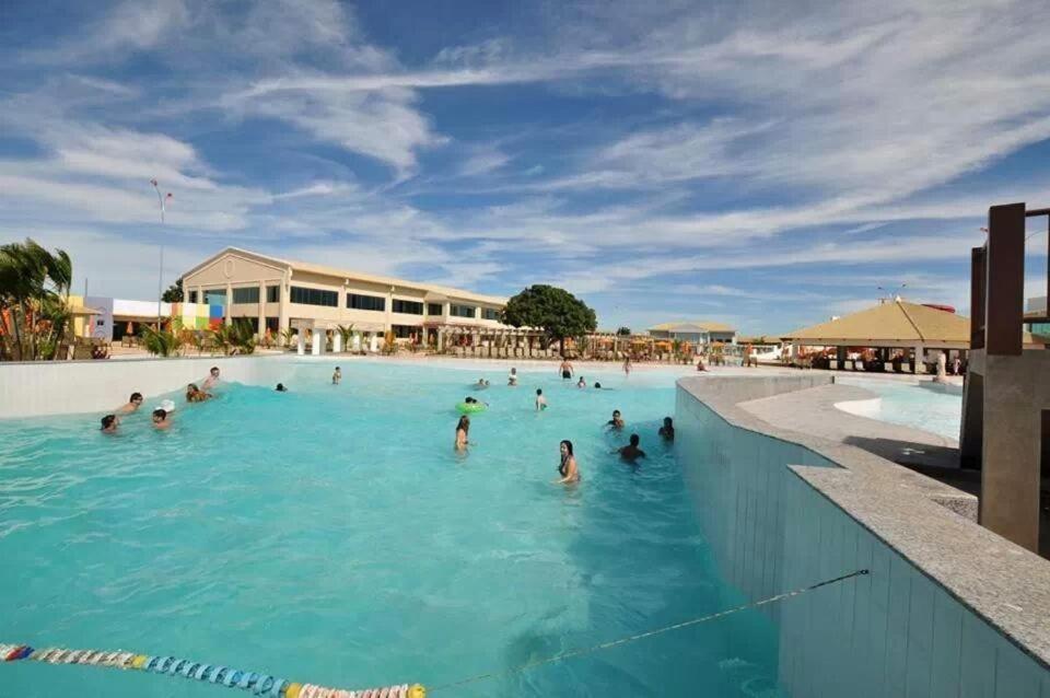 Thermas Lacqua Diroma Com Piscina De Ondas Gratis 24Horas Caldas Novas Ngoại thất bức ảnh