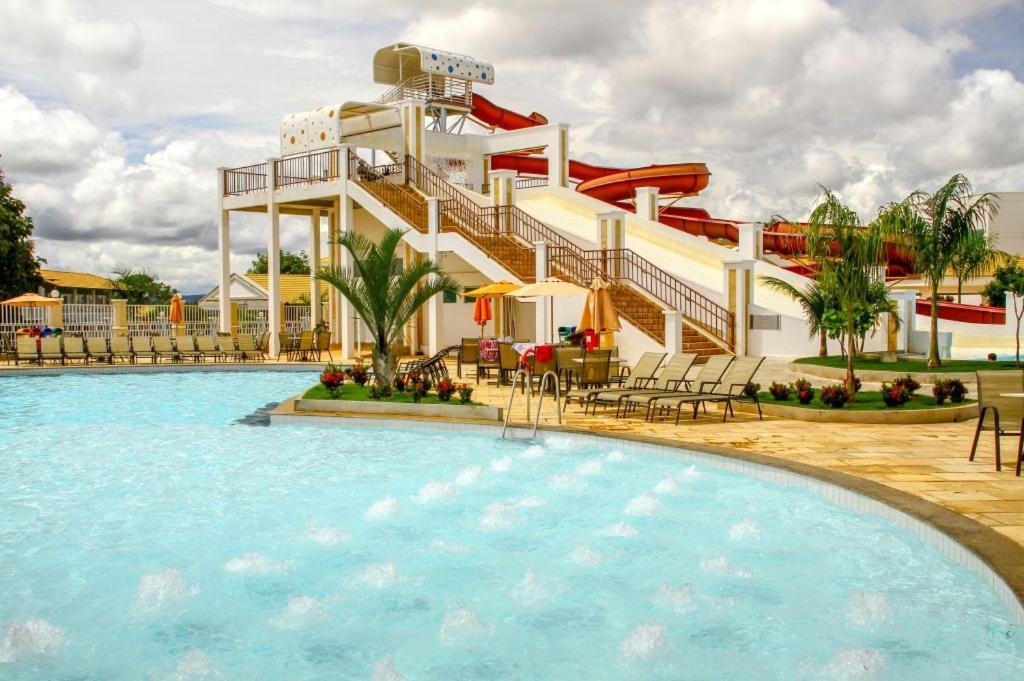 Thermas Lacqua Diroma Com Piscina De Ondas Gratis 24Horas Caldas Novas Ngoại thất bức ảnh