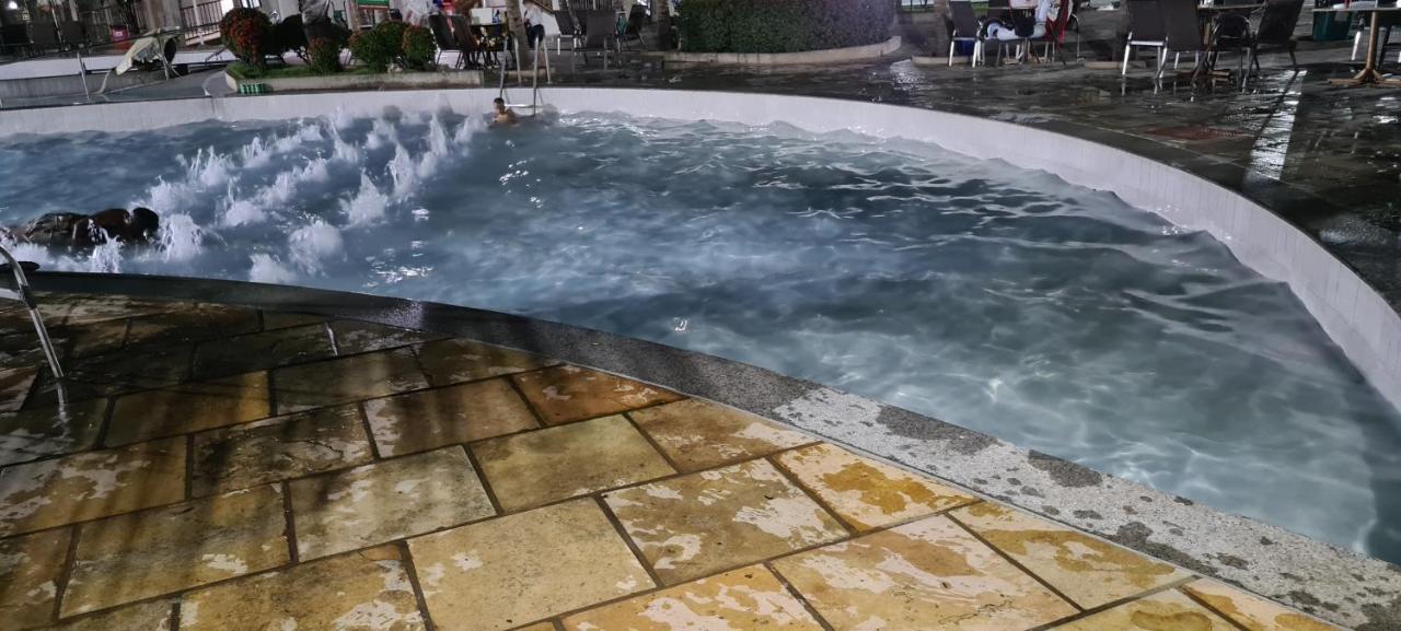 Thermas Lacqua Diroma Com Piscina De Ondas Gratis 24Horas Caldas Novas Ngoại thất bức ảnh