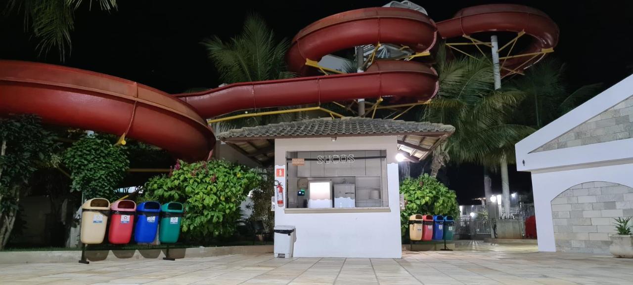 Thermas Lacqua Diroma Com Piscina De Ondas Gratis 24Horas Caldas Novas Ngoại thất bức ảnh