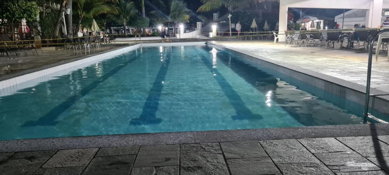 Thermas Lacqua Diroma Com Piscina De Ondas Gratis 24Horas Caldas Novas Ngoại thất bức ảnh
