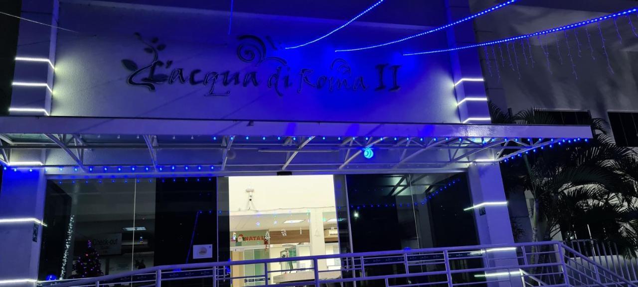 Thermas Lacqua Diroma Com Piscina De Ondas Gratis 24Horas Caldas Novas Ngoại thất bức ảnh